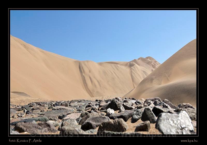 Huacachina Oasis Peru 04.jpg